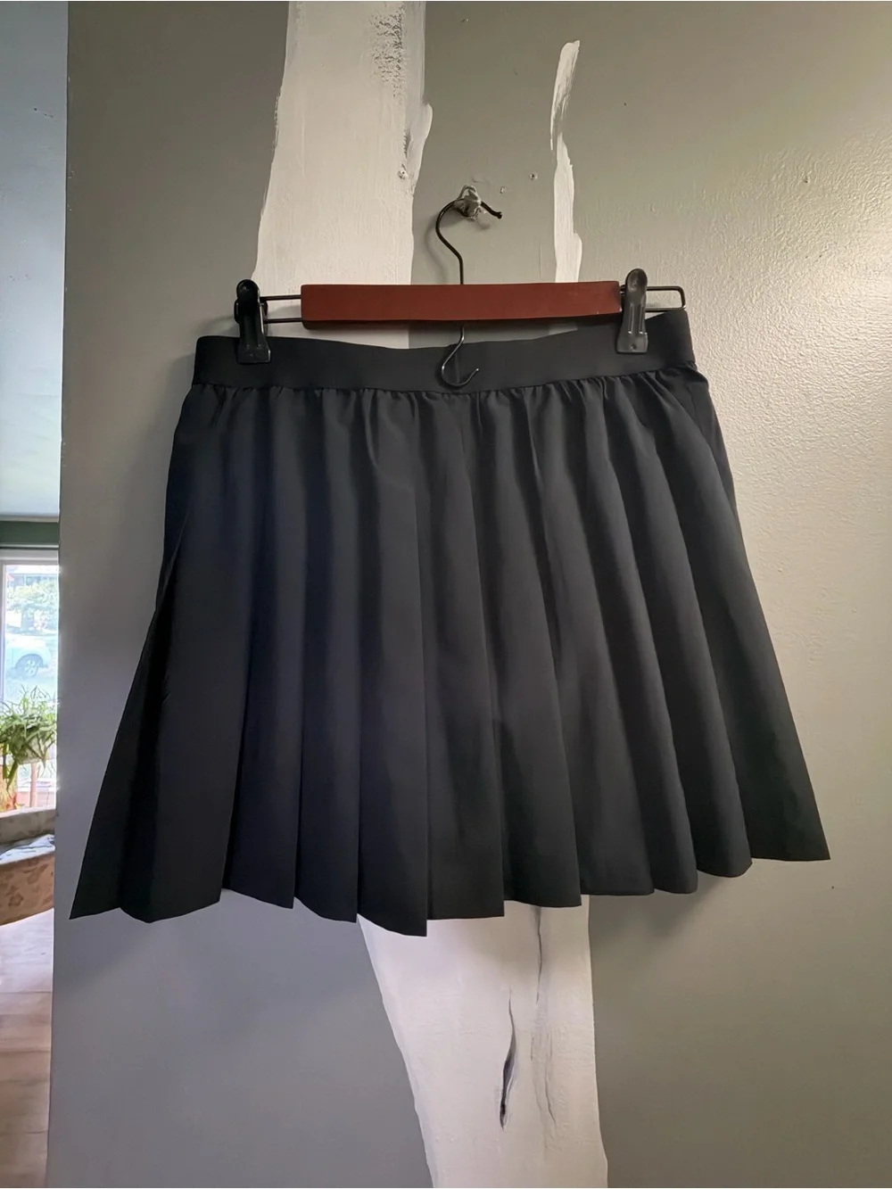 ALO Yoga Black Pleated Mini Skirt